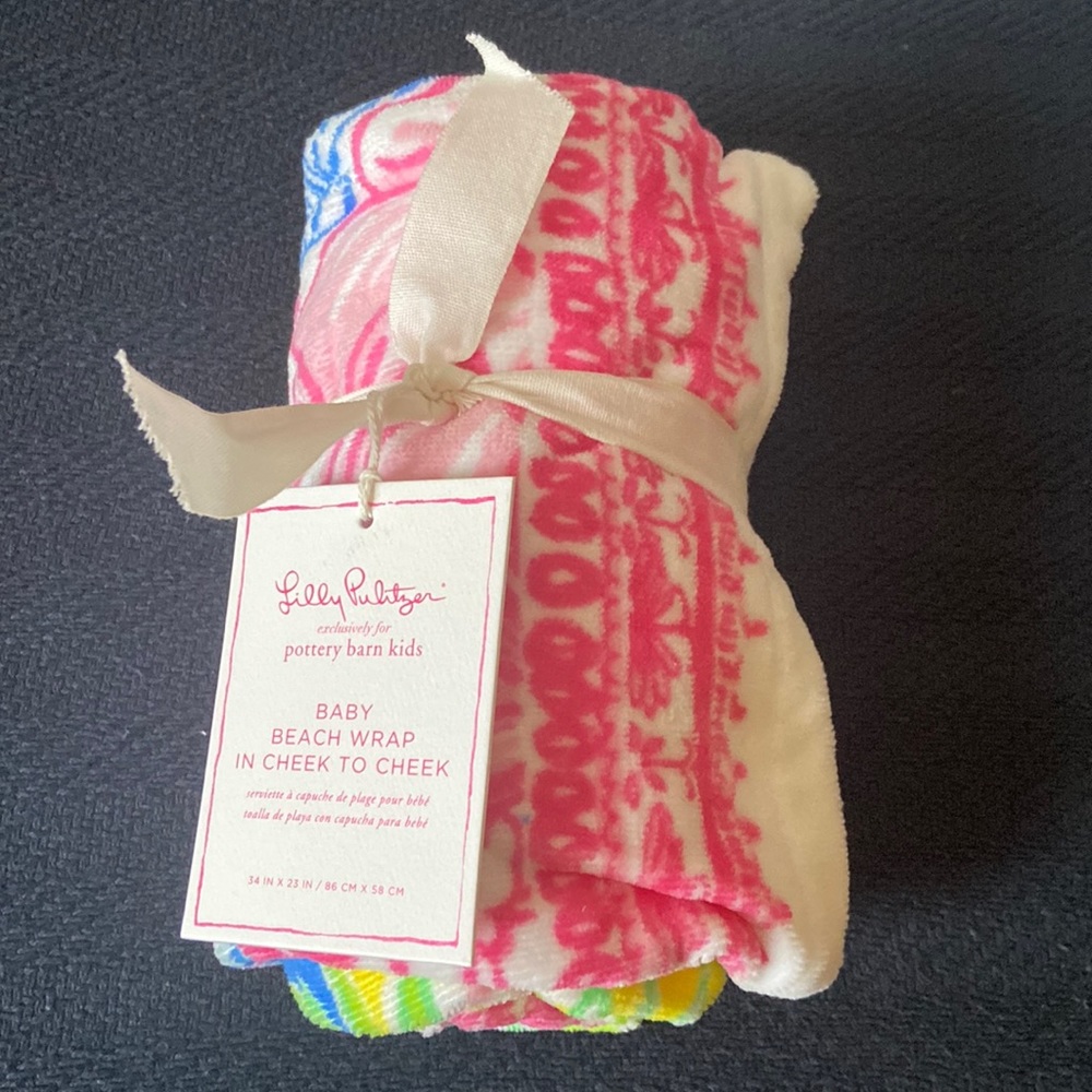 Lilly Pulitzer Baby Beach Wrap in Cheek to Cheek